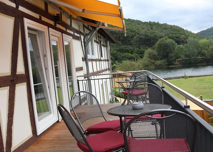 Eder_ufer Hemfurth-Edersee